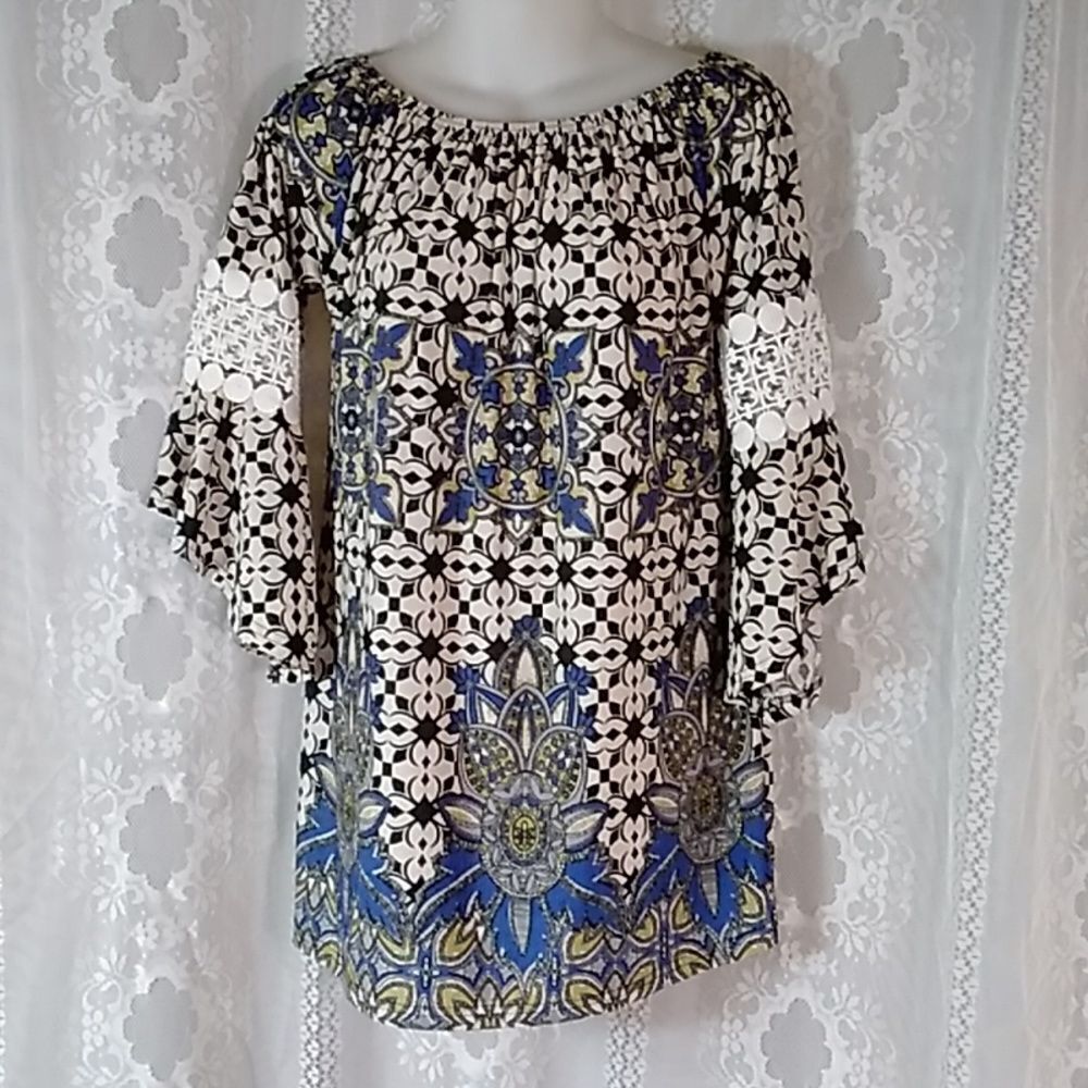 Win Win Pinwheel  Women's Blouses Size S-M